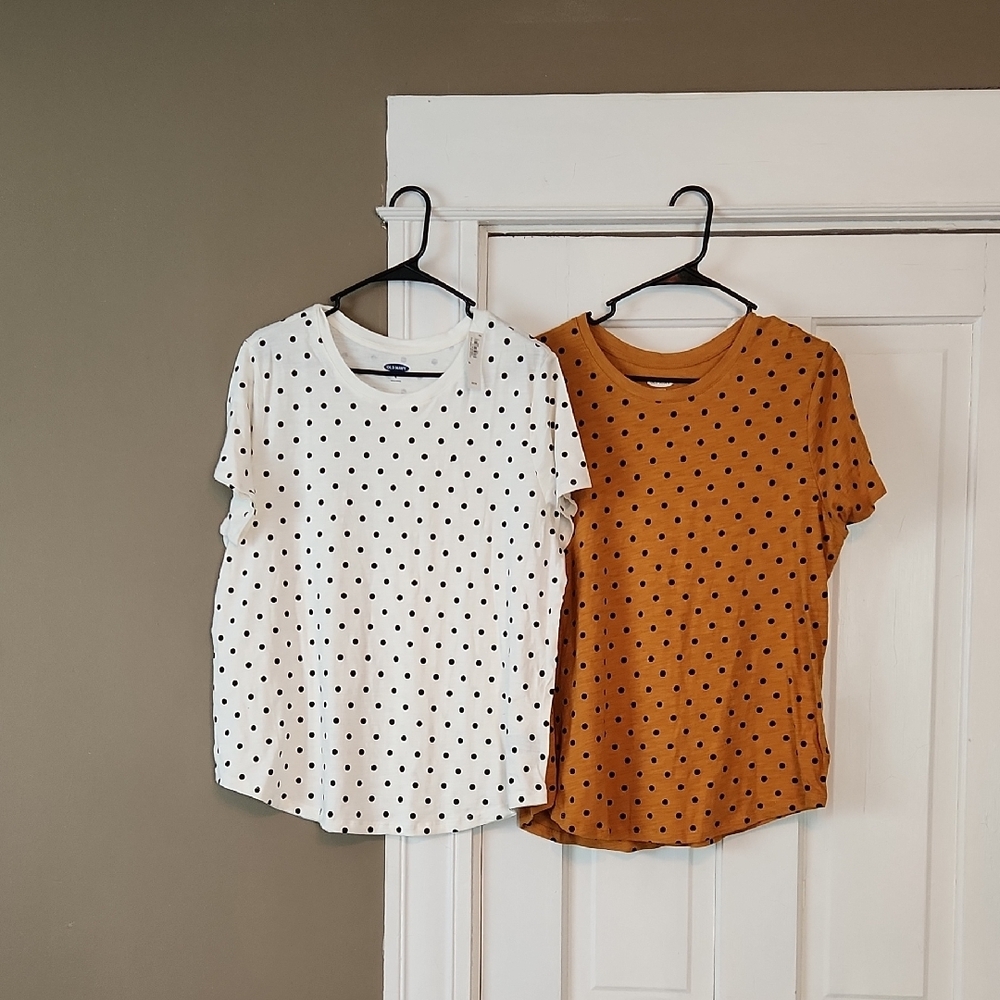 2 Old Navy Short Sleeve Relaxed T-Shirts